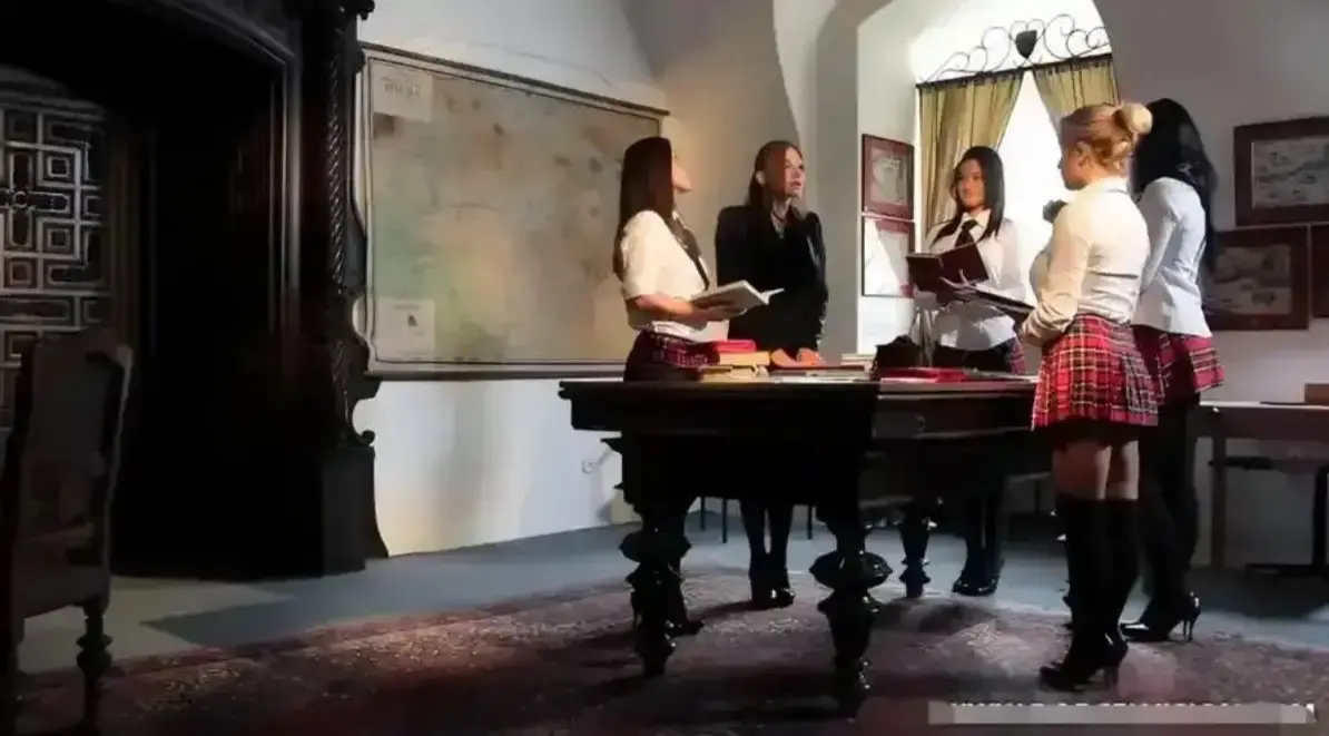 《俄罗斯美女学院》全集在线观看，《俄罗斯美女学院》高清资源百度网盘播放